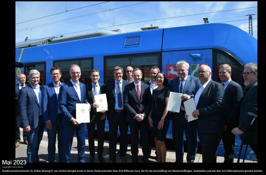 Übergabe Förderurkunde für Wasserstoffzüge